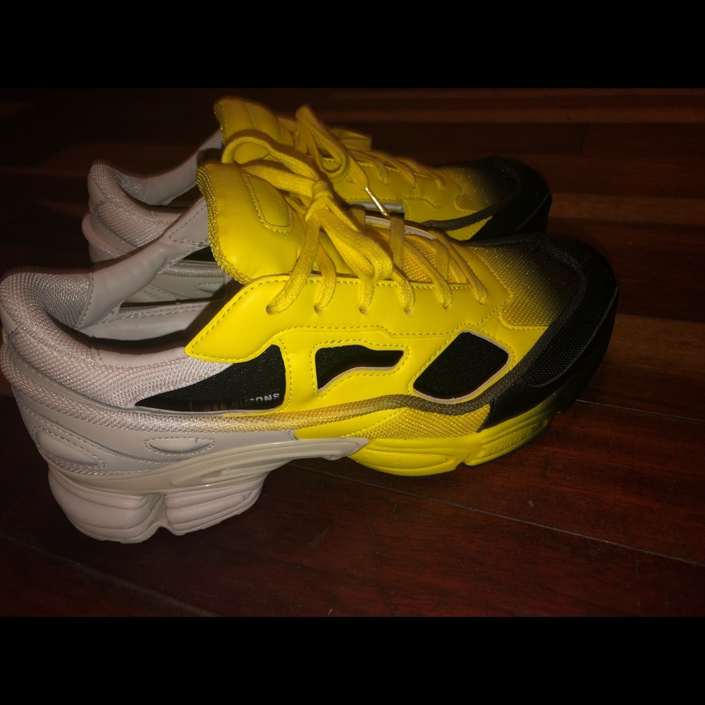 RAF Simmons - Picture 3 of 3